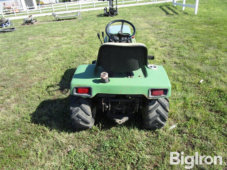 john-deere-332-image-6
