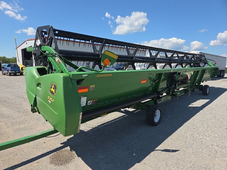 john-deere-635f-image-43