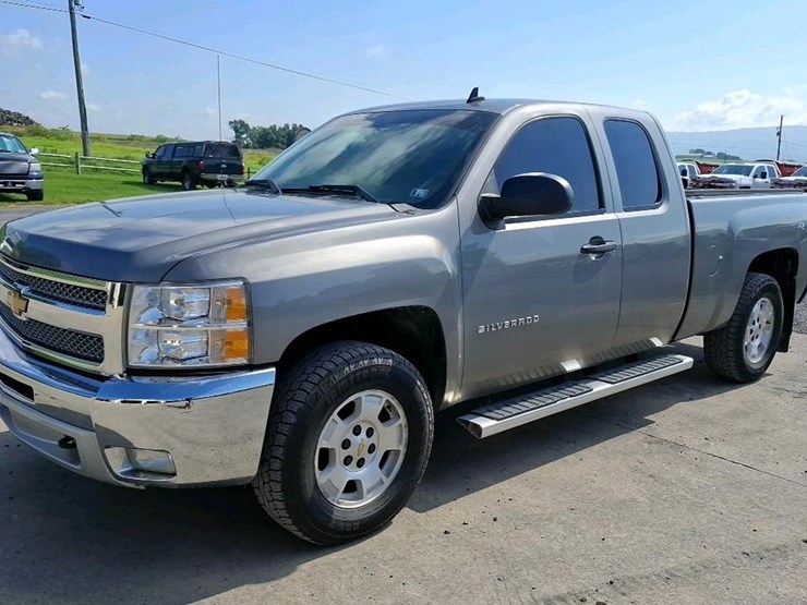 2013-chevrolet-1500-image-27