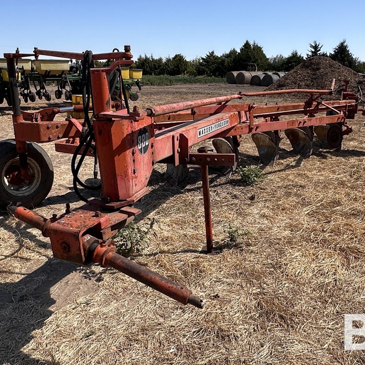 MASSEY-FERGUSON 880