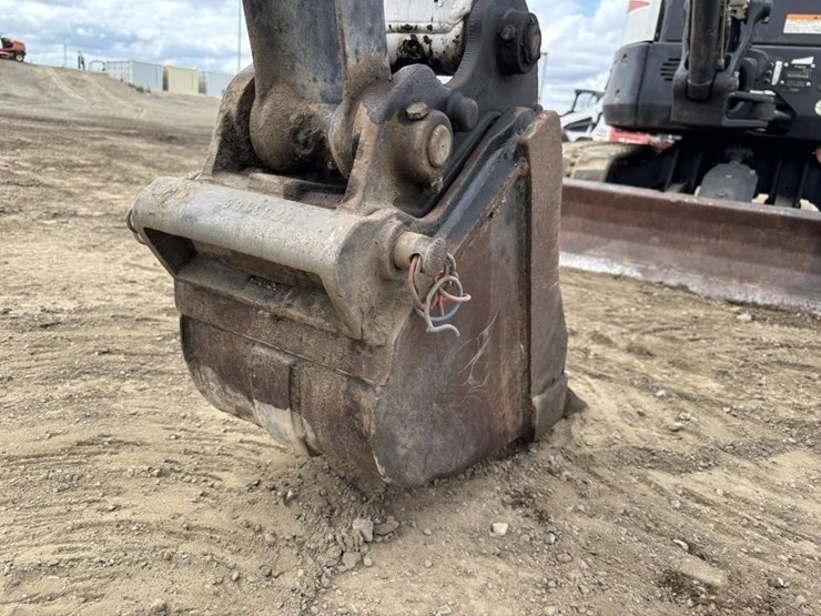 2013-bobcat-e26em-hydraulic-excavator-image-14
