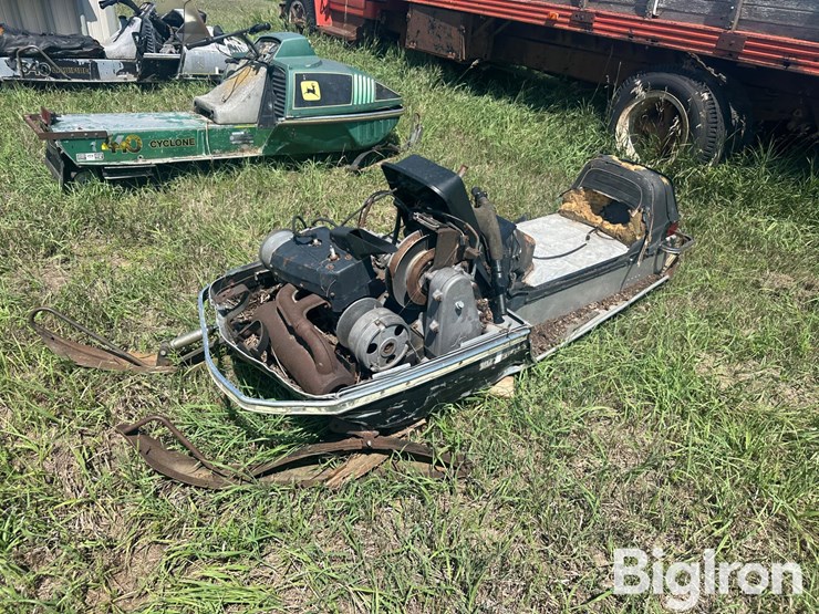 john-deere-340-image-13