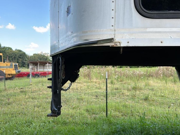 #660-•-sundowner-4-horse-trailer-image-30