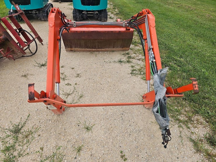 kubota-la301-loader-image-3
