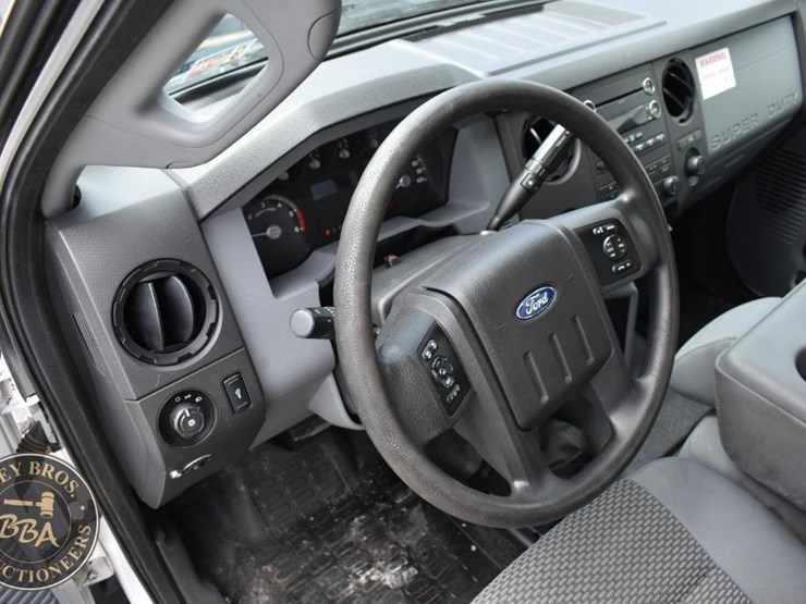 2020-ford-f650-image-32