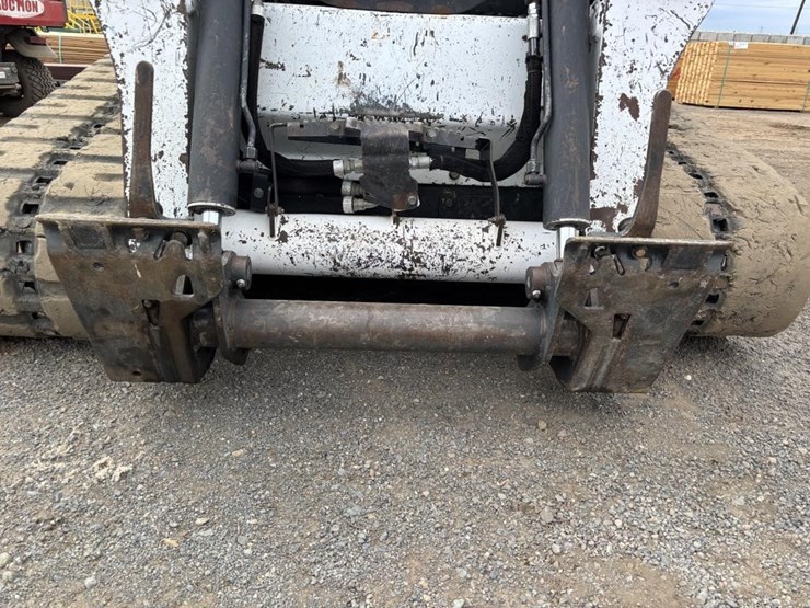 2015-bobcat-t770-image-10