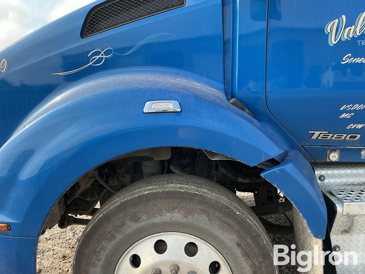 2019-kenworth-t880-image-15