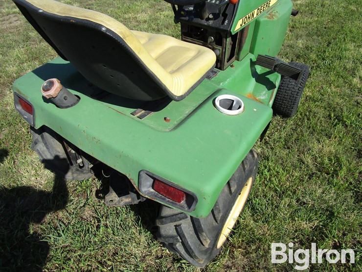 john-deere-332-image-15