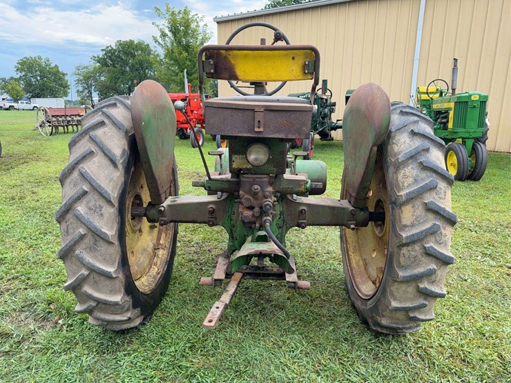 john-deere-b-image-4