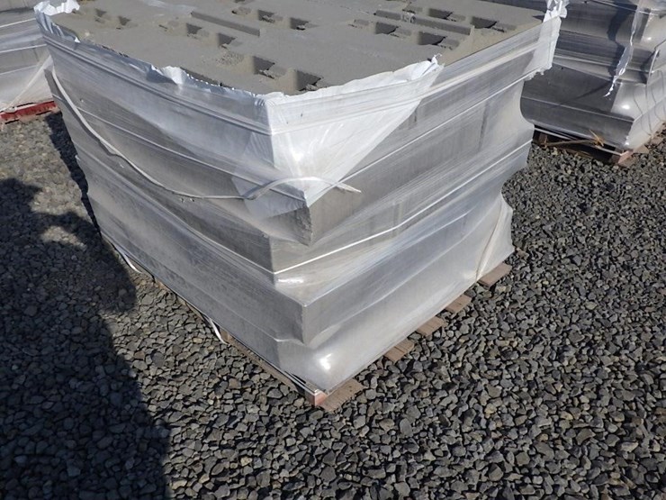 retaining-wall-6"-h-x-12"-d-x-17"-w-image-3