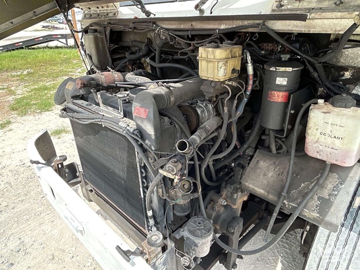 2000-freightliner-mt45-image-8