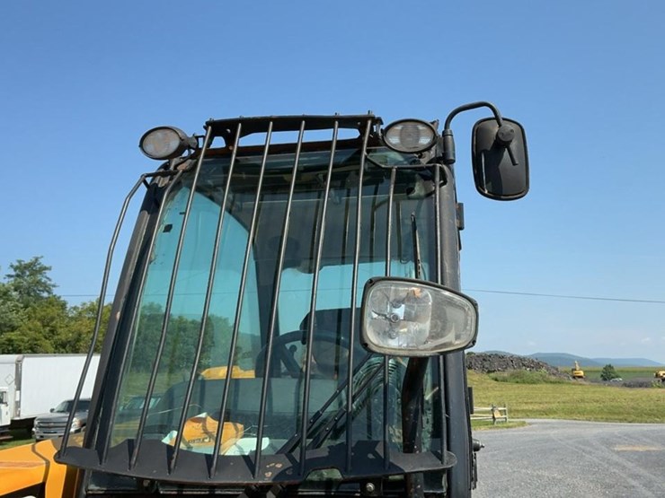 2012-jcb-550-image-44