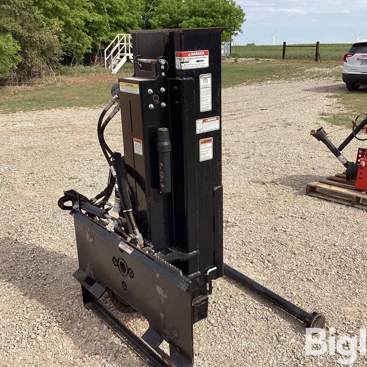 Danuser SM40 Skid Steer Post Driver