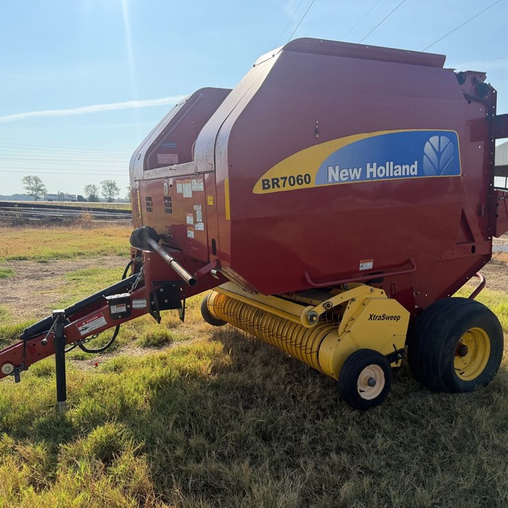 2014 NEW HOLLAND BR7060