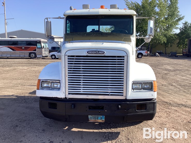 1997-freightliner-fld112-image-2