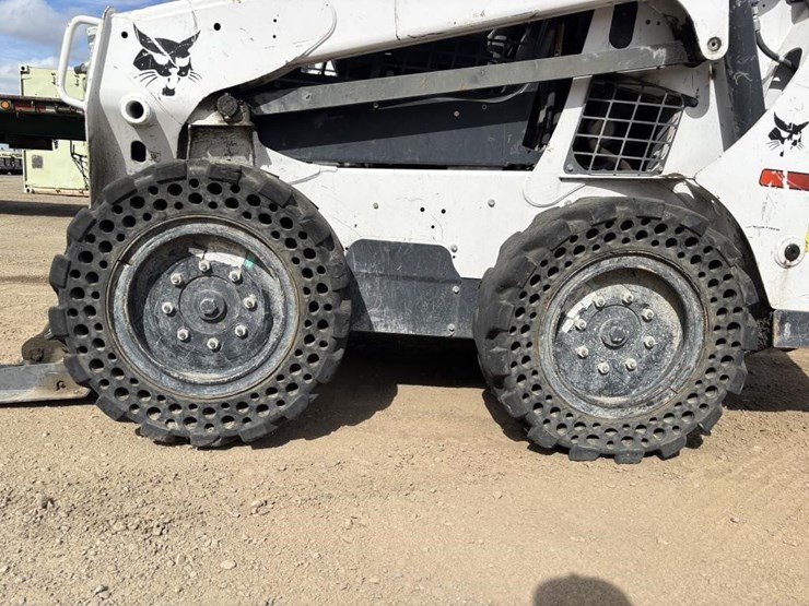 2016-bobcat-s590-image-11