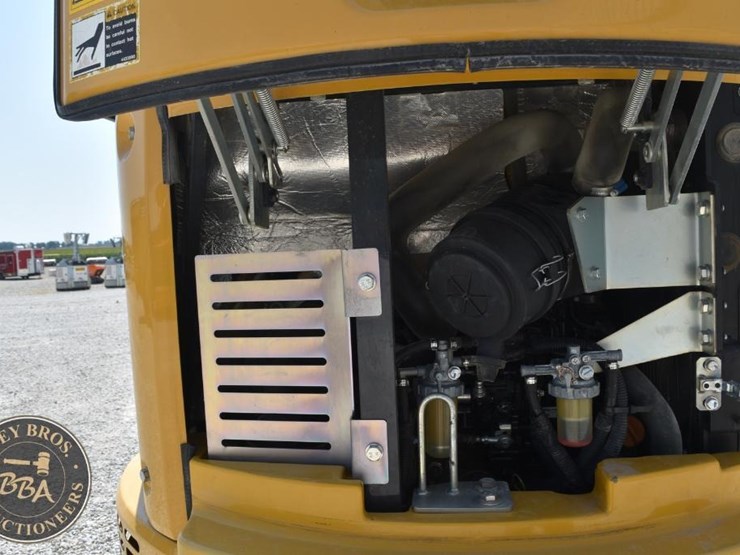 2020-deere-26g-image-46