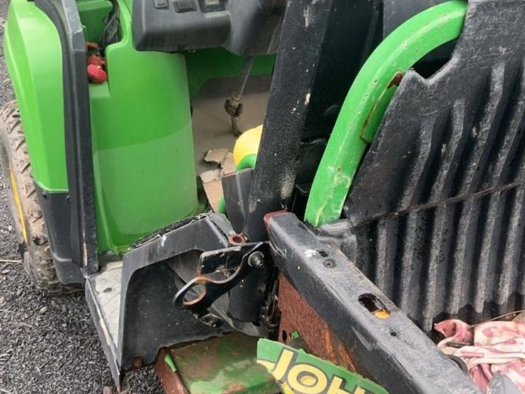 john-deere-gator-image-25