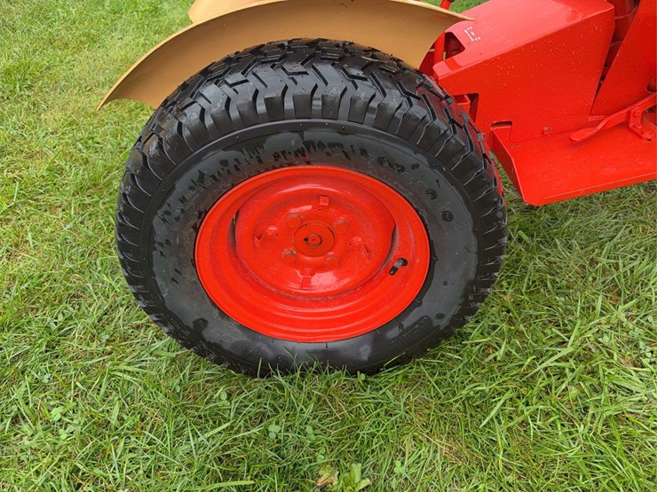 case-130-garden-tractor-image-17