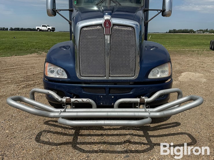 2011-kenworth-t600-image-15