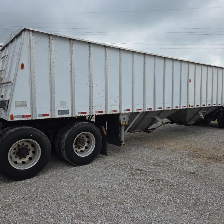 1981 Merritt 39'x68"x94" hopper bottom trailer