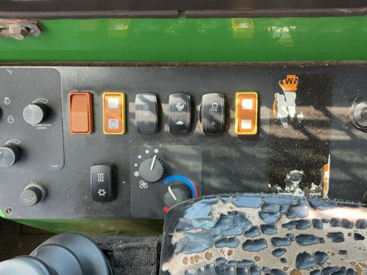2013-deere-843k-image-23