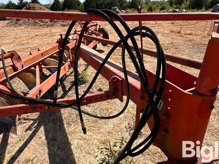 massey-ferguson-880-image-16