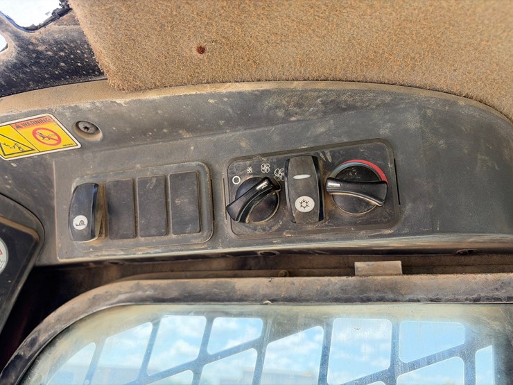 2012-caterpillar-279c2-image-20