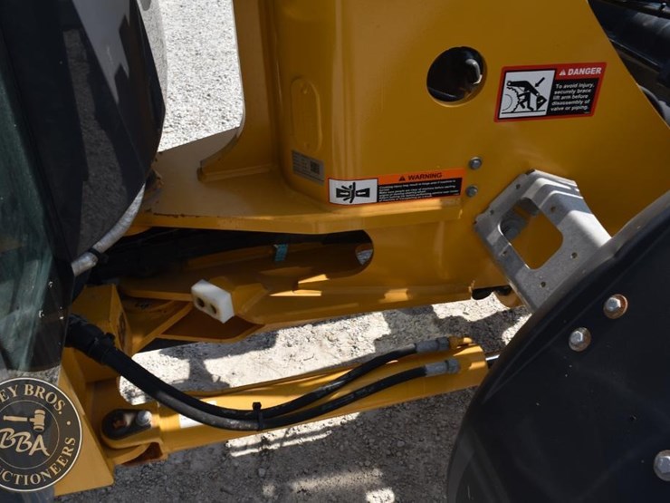 2024-deere-204-g-tier-image-35