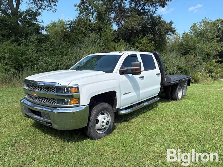 2019-chevrolet-silverado-3500-image-1