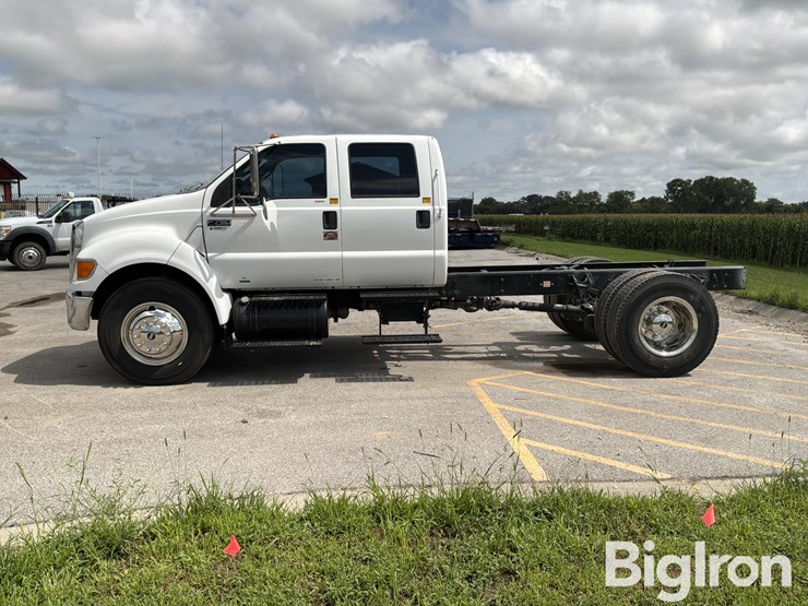 2012-ford-f750-image-8