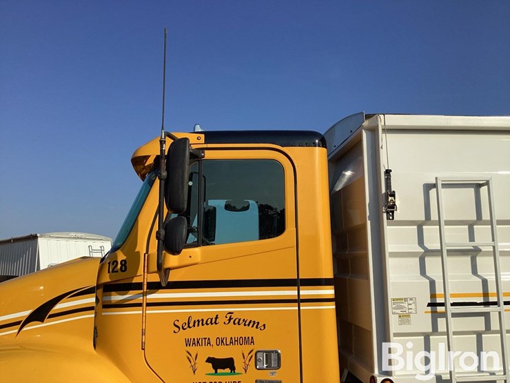 2007-freightliner-columbia-112-image-9
