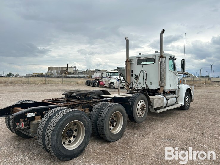 2017-freightliner-coronado-132-image-9
