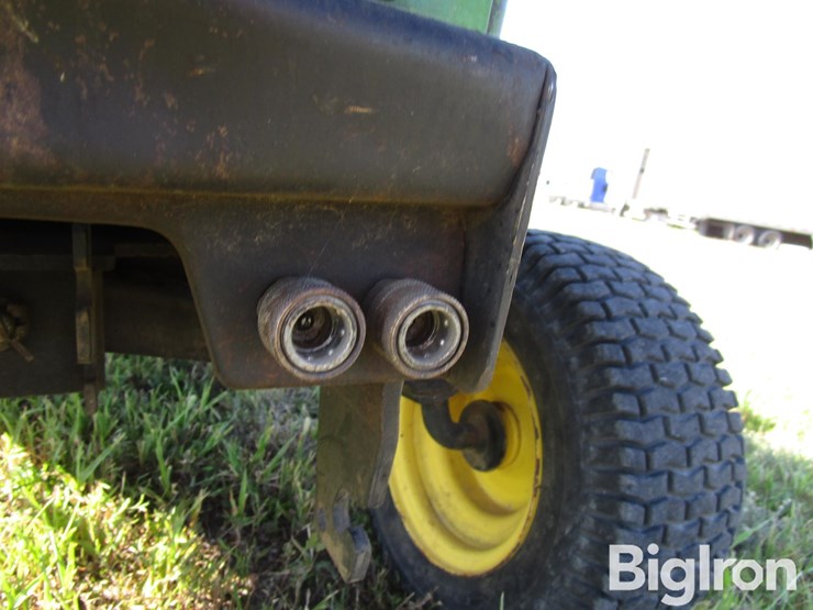 john-deere-332-image-18