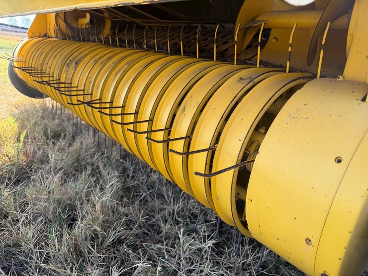 2014-new-holland-br7060-image-68