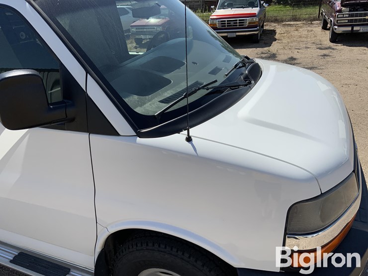2010-chevrolet-express-g3500-image-11