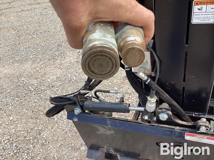 danuser-sm40-skid-steer-post-driver-image-17