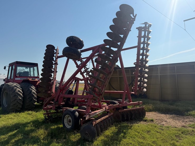massey-ferguson-820-image-4