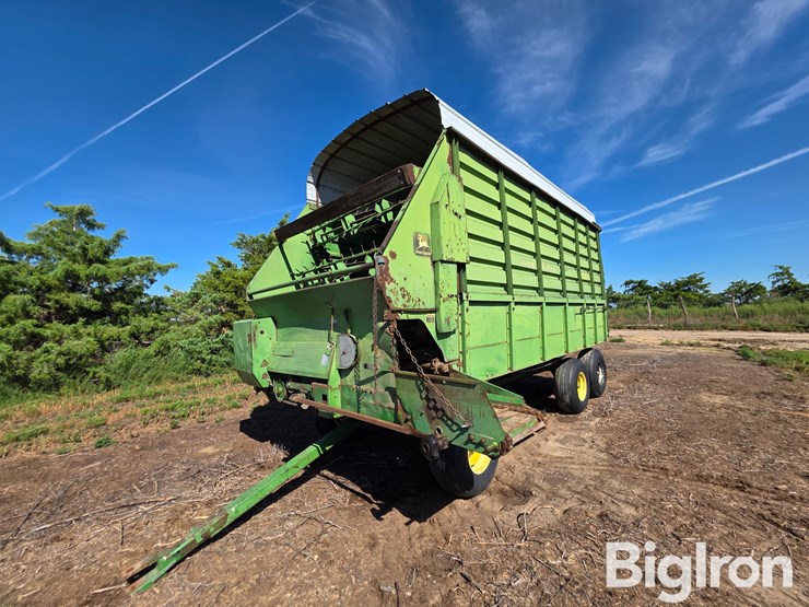 john-deere-716a-image-1