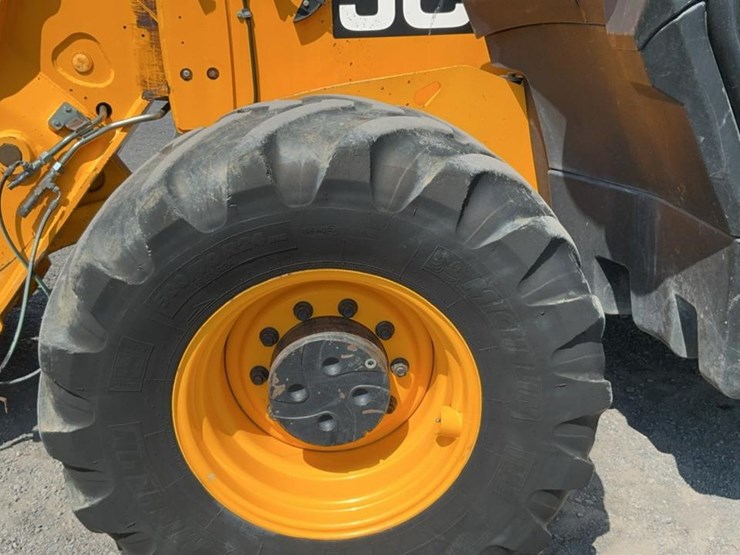 2012-jcb-550-image-62