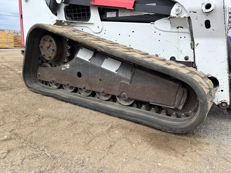 2015-bobcat-t770-image-17