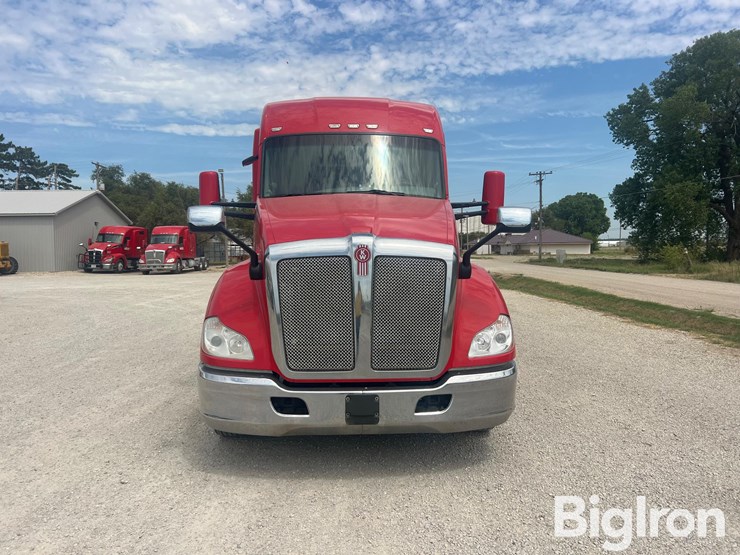 2019-kenworth-t680-image-2