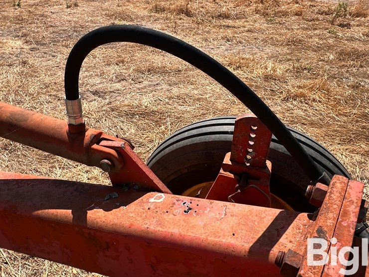 massey-ferguson-880-image-10