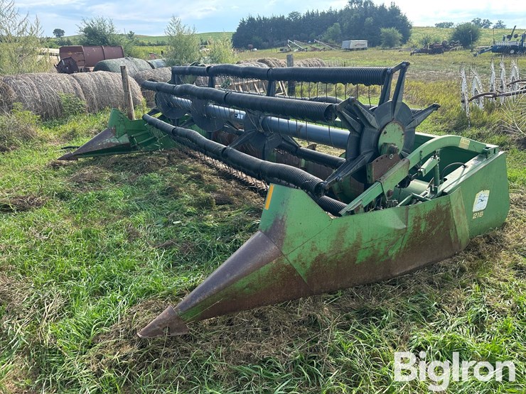 john-deere-216-image-1