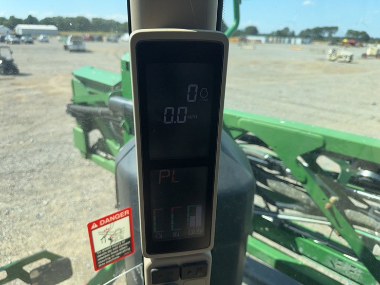 2016-john-deere-r4038-image-62
