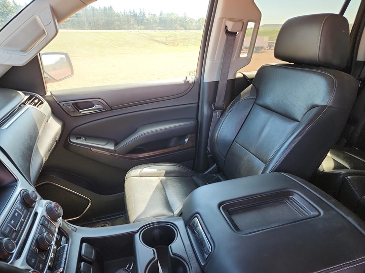 2015-chevrolet-tahoe-lt-image-11