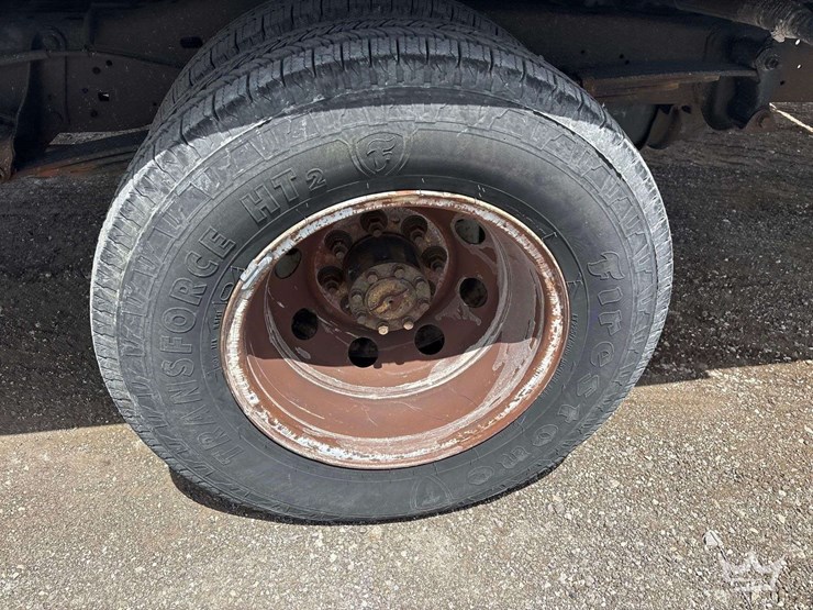 2005-ford-350-image-18