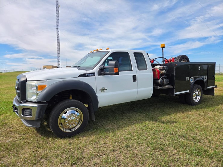 2013-ford-f550-image-1