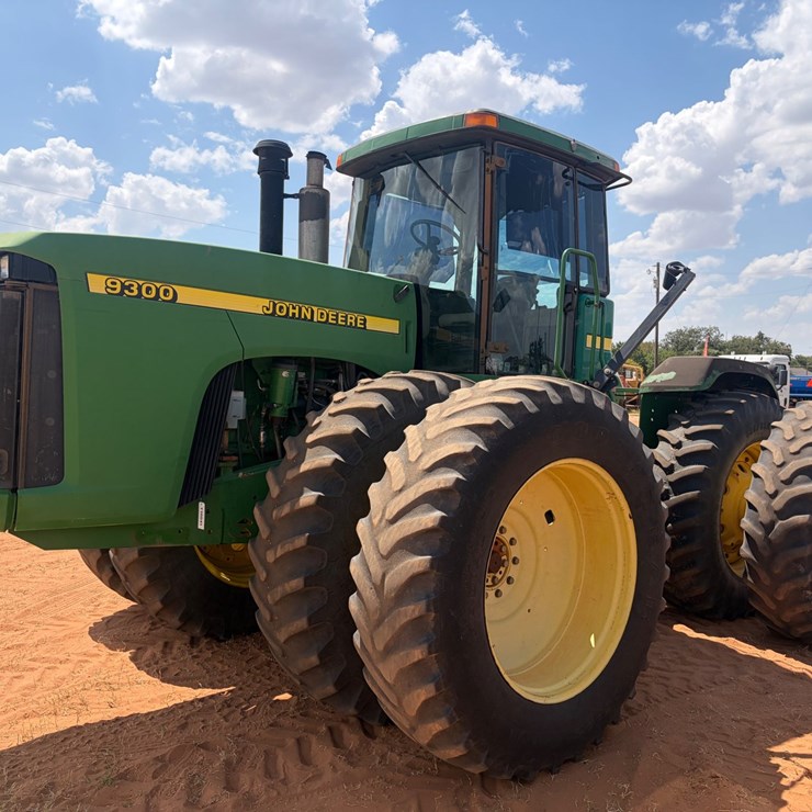 2000 JOHN DEERE 9300