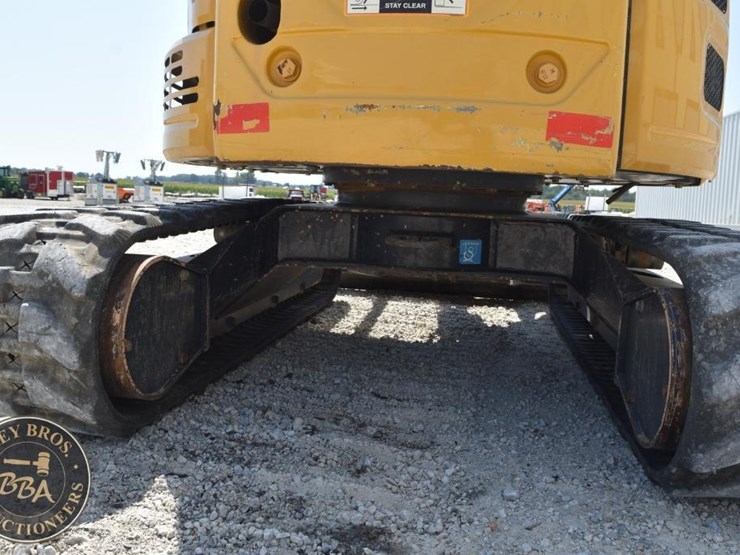 2020-deere-26g-image-39